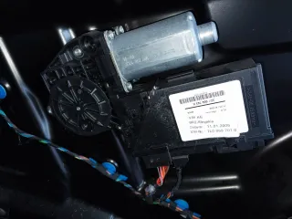  Стеклоподъемник левый передний Volkswagen Touareg 1 Арт 97827135