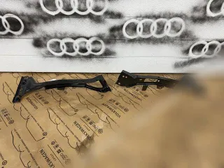 8W0821135C,8W0821136C Кронштейн крепления крыла Audi A4 B9 Арт 107004651, вид 1