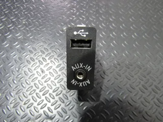 7237653 Разъем AUX / USB BMW 5 F10/F11/GT F07 Арт 71159, вид 1