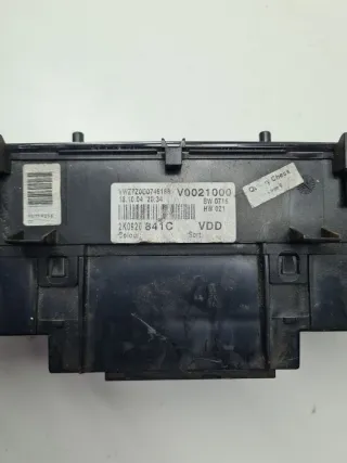 2K0920841C, V0021000 Щиток приборов (приборная панель) Volkswagen Caddy 3 Арт 14429, вид 5