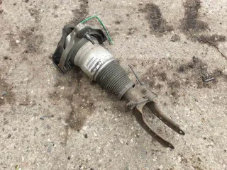 7L8616040A Пневмостойка передняя Audi Q7 4L Арт 97944794