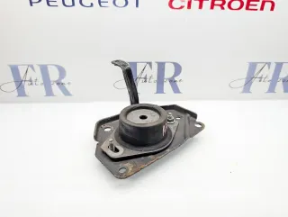  Подушка двигателя Peugeot 5008 Арт A301291