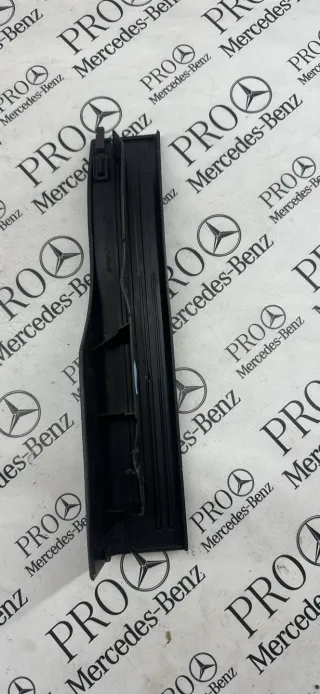 A2046860236 Накладка на порог внутренняя задняя правая Mercedes C W204 Арт 101369, вид 2