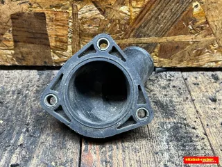 2S4Q8594AB Фланец (тройник) системы охлаждения Ford Focus 1 Арт 97959364, вид 3