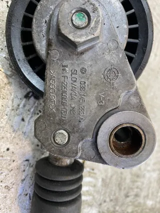 Натяжитель ремня генератора Volkswagen Passat B5 2002г. 038145283A - Фото 3