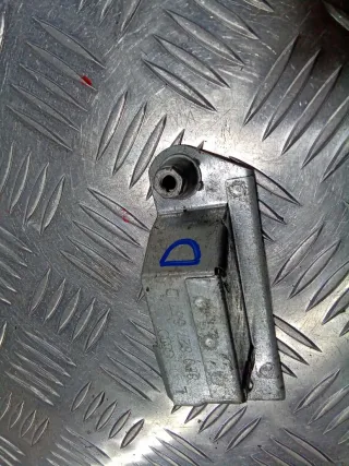 8E0827657D Кронштейн (крепление) Audi A4 B7 Арт 97968263, вид 6