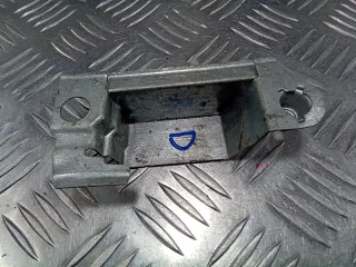 8E0827657D Кронштейн (крепление) Audi A4 B7 Арт 97968263, вид 1