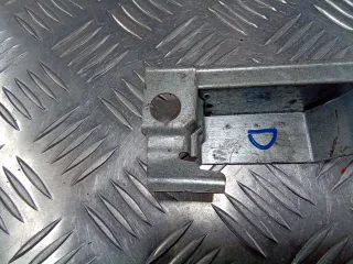 8E0827657D Кронштейн (крепление) Audi A4 B7 Арт 97968263, вид 2