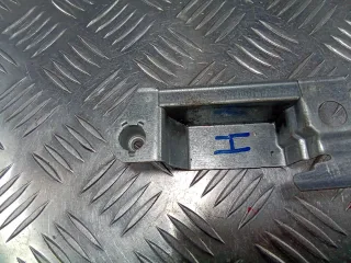 8E0827657H Кронштейн (крепление) Audi A6 C6 (S6,RS6) Арт 97968265, вид 2