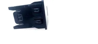 Разъем USB Mitsubishi Pajero 4 restailing 2 2016г.  - Фото 8