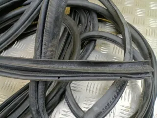 5725A311, 5725A312, 5755A317, 5755A318 Уплотнитель Mitsubishi Pajero Sport 3 Арт 203481, вид 3