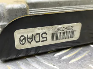 296852FGX0 Кронштейн блока управления двигателем Kia Carnival 3 Арт 217394, вид 3
