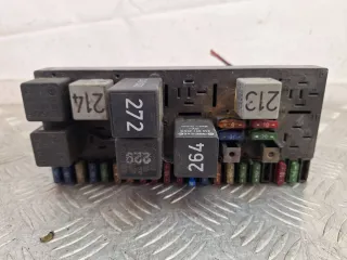 443941822A Блок предохранителей Audi 80 B3 Арт 25343, вид 1
