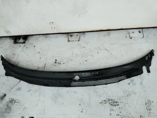 Решетка стеклоочистителя (Дождевик) Mazda 626 GF 2000г.  - Фото 2