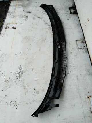Решетка стеклоочистителя (Дождевик) Mazda 626 GF 2000г.  - Фото 3