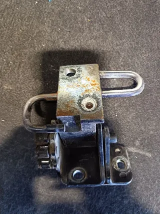 8E0831412B Петля двери передней правой Audi A6 C6 (S6,RS6) Арт 97997548, вид 5