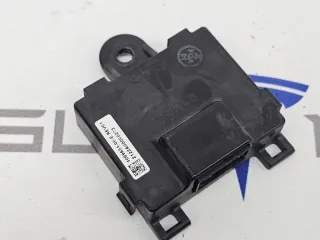 1069651-00 блок управления двери Tesla model S Арт 33415_2, вид 1