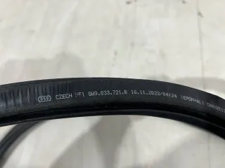 8W9833721B Уплотнитель двери задней левой Audi A4 B9 Арт 1334172438, вид 2