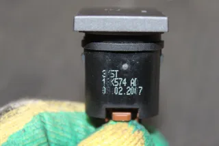 3M5T18K574AD Кнопка подогрева лобового стекла Ford Focus 2 Арт H232, вид 3