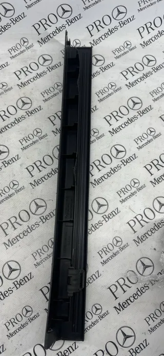 A2046860136 Накладка на порог внутренняя передняя левая Mercedes C W204 Арт 101616, вид 2