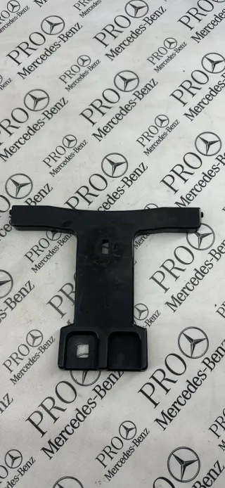 A2048850736 Кронштейн решетки радиатора Mercedes C W204 Арт 101458, вид 1