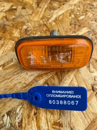 0K01J51110 Повторитель передний правый Kia Sportage 1 Арт 98025482, вид 1