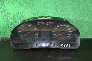3B1919880C Щиток приборов (приборная панель) Volkswagen Passat B5 Арт Z394, вид 1
