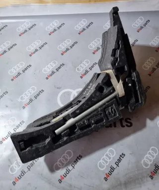 8Y0012109A, 5WA011031, 5Q0011221 Набор инструментов штатный Audi A3 8Y Арт 98057408, вид 1