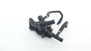 110604BB0A, 212303RC0A, 22630JN00A Корпус термостата Nissan X-Trail T32 Арт ST265815, вид 1