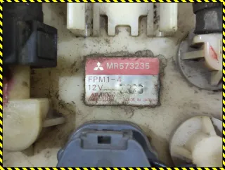 MR573235 Насос топливный Mitsubishi Outlander 1 2.0л Арт 98161538, вид 7
