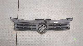 Решетка радиатора Volkswagen Golf 4 1999г.  - Фото 4
