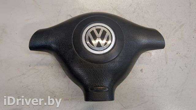 Подушка безопасности водителя Volkswagen Bora 1999г.  - Фото 1