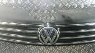 Решетка радиатора Volkswagen Passat B7 2014г.  - Фото 4