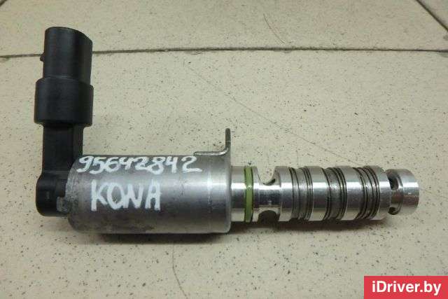 Клапан электромагн. изменения фаз ГРМ Kia Soul 1 2011г. 243752E100 Hyundai-Kia - Фото 1