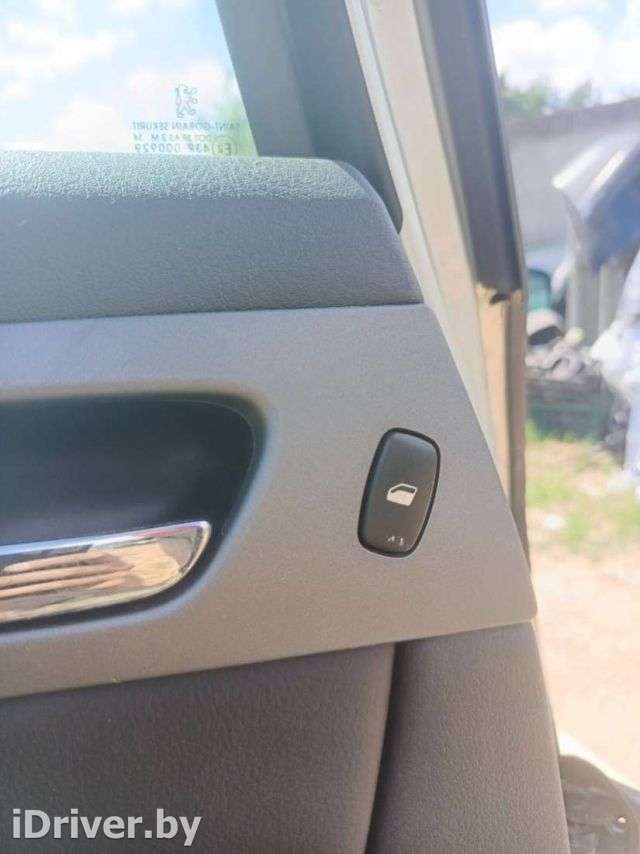 Кнопка стеклоподъемника заднего левого Peugeot 407 2006г.  - Фото 1