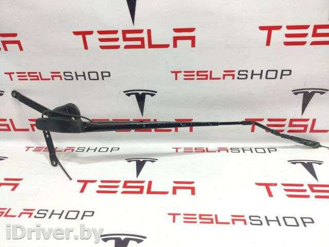щеткодержатель (поводок стеклоочистителя, дворник) Tesla model X 2019г. 1046670-00-B - Фото 1