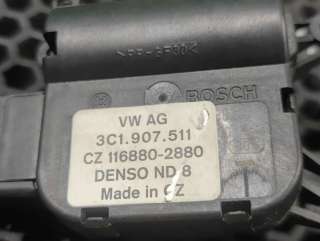 Моторчик заслонки печки Volkswagen Tiguan 1 2007г. 3C1 907 511 - Фото 3