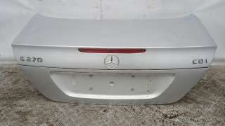 Крышка багажника Mercedes E W211 2003г.  - Фото 2
