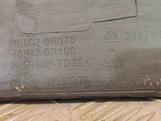 768020R070 накладка двери багажника нижняя Toyota Rav 4 5 Арт 258501PM, вид 6