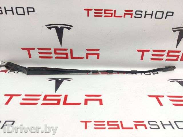 щеткодержатель (поводок стеклоочистителя, дворник) Tesla model X 2019г. 1046669-00-B - Фото 1