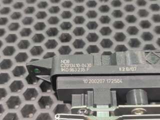 1K0 963 235 F Электрический радиатор отопителя (тэн) Volkswagen Passat B6 Арт 81950924, вид 3