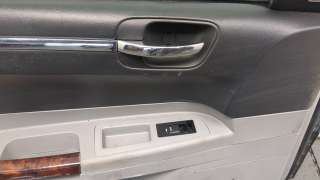 Дверь передняя левая Chrysler 300С 1 2008г.  - Фото 3