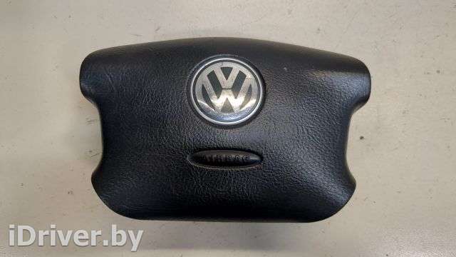 Подушка безопасности водителя Volkswagen Passat B6 2005г.  - Фото 1
