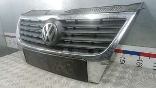 Решетка радиатора Volkswagen Passat B6 2006г.  - Фото 4