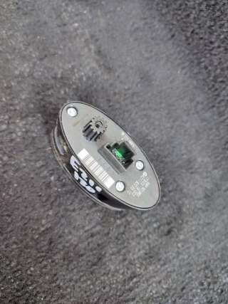 Кнопка открытия багажника Mercedes E W211 2005г. A2118205510 - Фото 4
