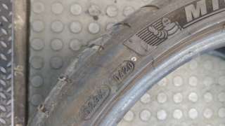 Всесезонная шина Michelin PILOT SPORT 4 235/35 R19 1 шт. Фото 4