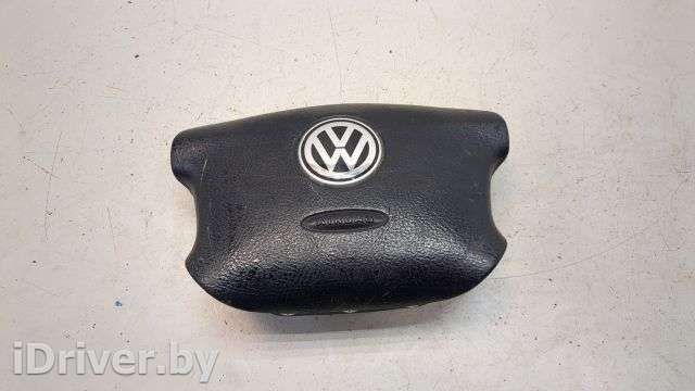 Подушка безопасности водителя Volkswagen Bora 2000г.  - Фото 1